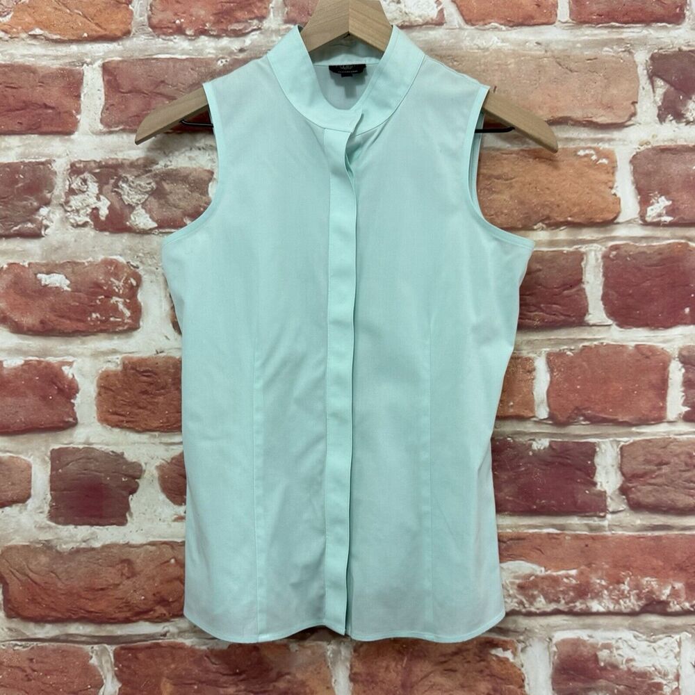 Talbots Top Women's 2 Petite Light Blue Casual Button Front Sleeveless Shirt
